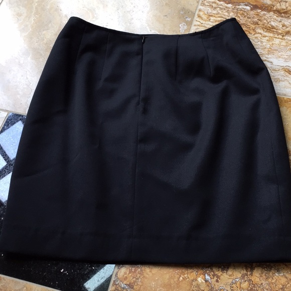 Just Clothes 100%Wool black skirt 29”W 19”L 41”Hip - Picture 5 of 8